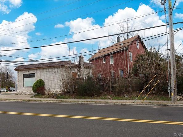 100 Steamboat Road, Great Neck NY 11024