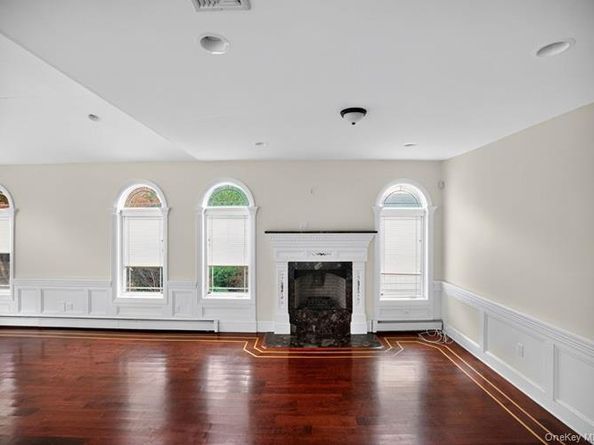 6 Robert Court, Center Moriches NY 11934