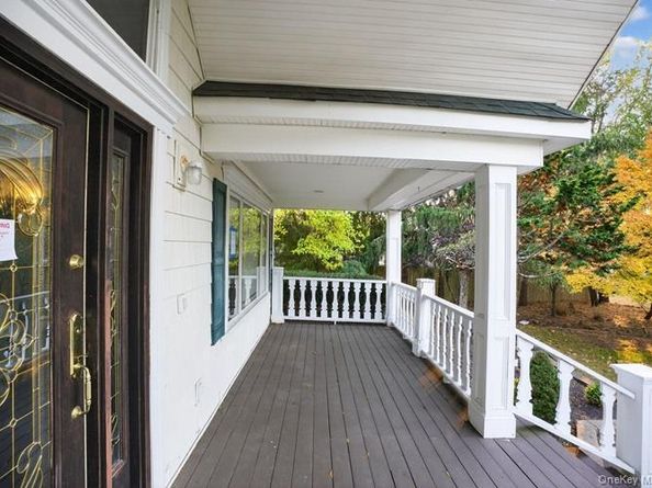 6 Robert Court, Center Moriches NY 11934