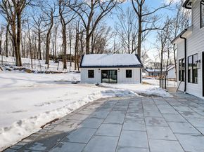 43 Hilltop Lane, Thornwood NY 10594