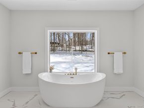 43 Hilltop Lane, Thornwood NY 10594