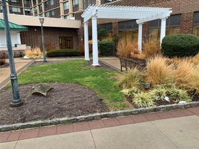 269-10 17K Grand Central Parkway 17K, Floral Park NY 11005