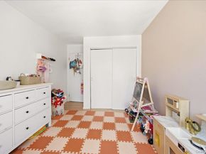 14 Granada Crescent 18, White Plains NY 10603