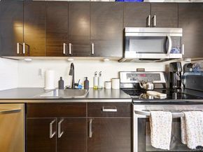 14 Granada Crescent 18, White Plains NY 10603