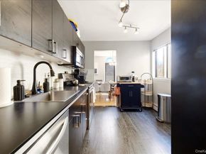 14 Granada Crescent 18, White Plains NY 10603