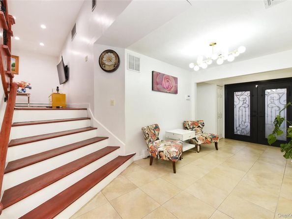 116 Nottingham Road, Manhasset Hills NY 11040