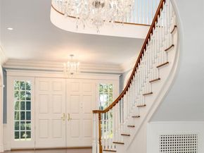 63 Premium Point, New Rochelle NY 10801