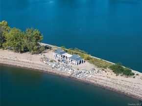 63 Premium Point, New Rochelle NY 10801