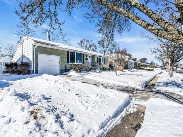 53 Calvert Avenue, Commack NY 11725