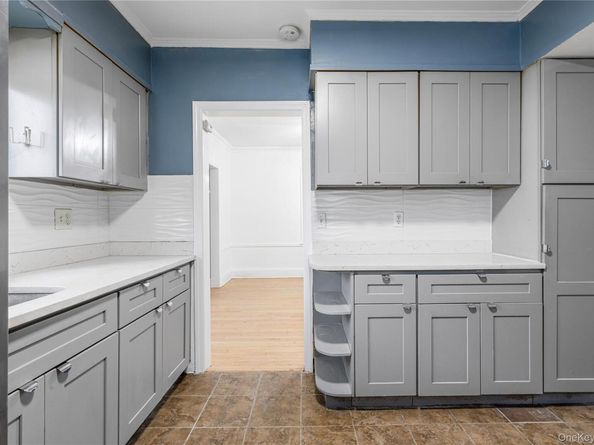 7141 Loubet Street, Forest Hills NY 11375