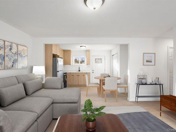 818 Meade Avenue, Bellport NY 11713