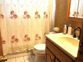 166 Choir Lane E, Westbury NY 11590