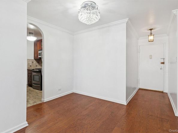 10230 66 Road 14A, Forest Hills NY 11375