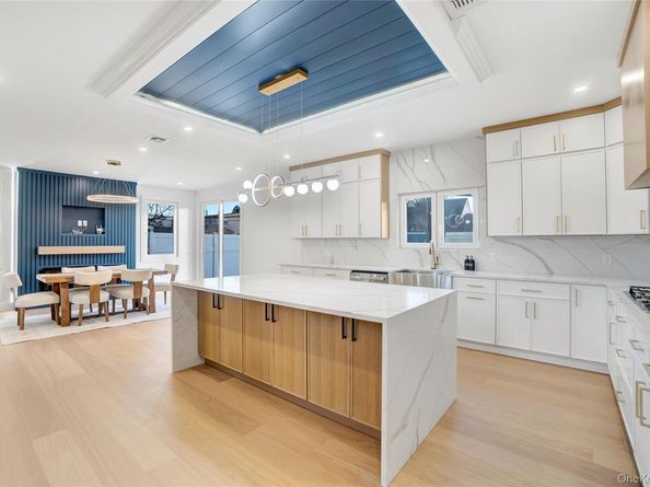 23 Glade Lane, Levittown NY 11756