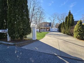 58 N Evergreen Drive, Selden NY 11784