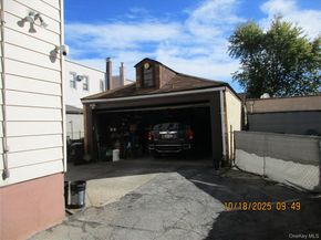 68-09 79 Street, Middle Village NY 11379