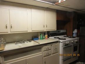 68-09 79 Street, Middle Village NY 11379