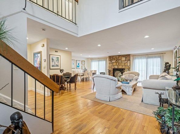 230 Hamlet Drive, Jericho NY 11753