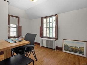 19 Surrey Lane, Yonkers NY 10710