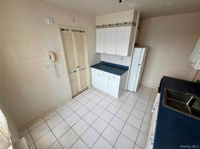 70-25 Yellowstone Boulevard 3H, Forest Hills NY 11375