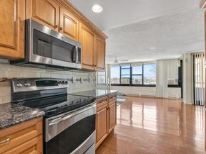 162-11 9th 7B, Beechhurst NY 11357