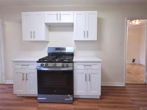 212-30 23rd Ave 1H, Bayside NY 11360