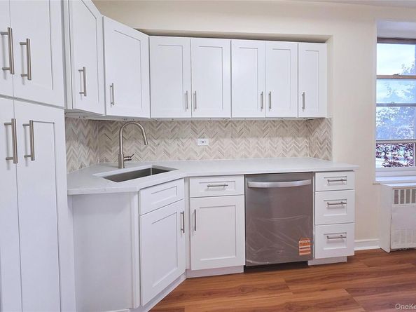 212-30 23rd Ave 1H, Bayside NY 11360