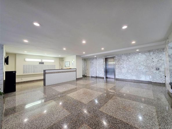 212-30 23rd Ave 1H, Bayside NY 11360