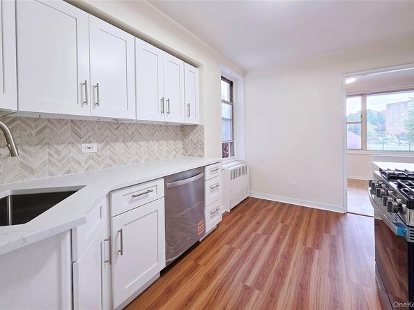 212-30 23rd Ave 1H, Bayside NY 11360