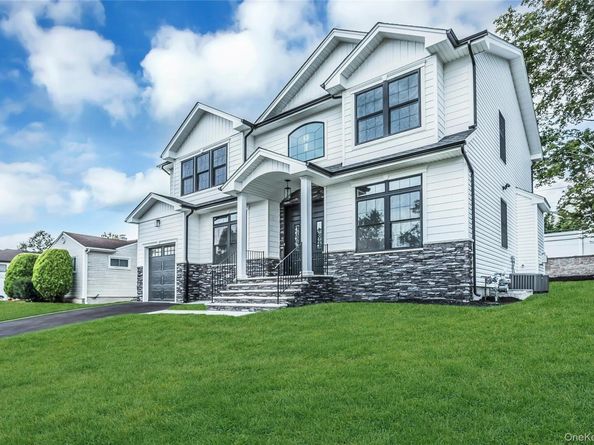 22 Cheshire Avenue, Syosset NY 11791