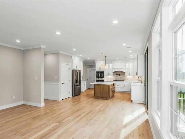 22 Cheshire Avenue, Syosset NY 11791