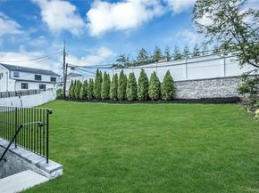 22 Cheshire Avenue, Syosset NY 11791
