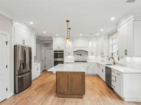 22 Cheshire Avenue, Syosset NY 11791