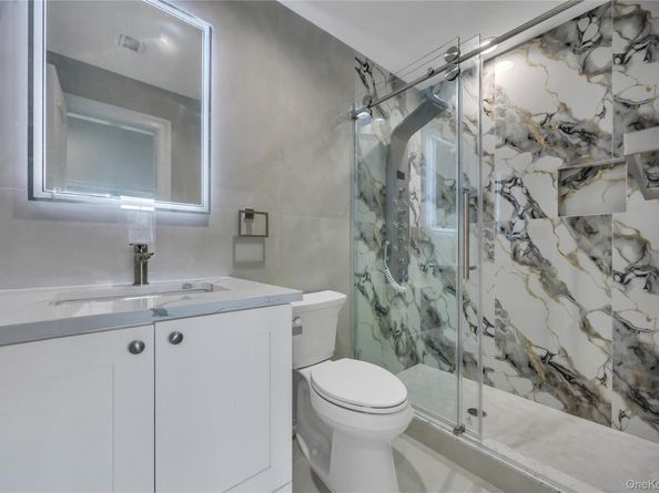 157 4th Street, Hicksville NY 11801