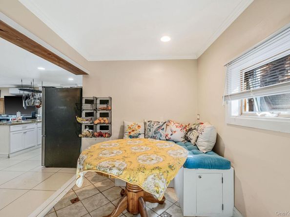 7 Albermarle Avenue, Holtsville NY 11742