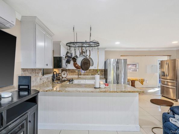 7 Albermarle Avenue, Holtsville NY 11742