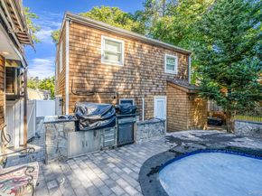 7 Albermarle Avenue, Holtsville NY 11742