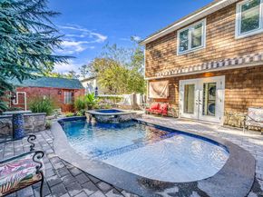 7 Albermarle Avenue, Holtsville NY 11742