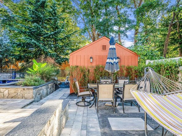 7 Albermarle Avenue, Holtsville NY 11742