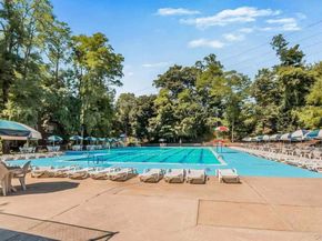 2 Sadore Lane 7N, Yonkers NY 10710