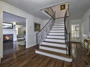 8 Deepdale Drive, Manhasset NY 11030
