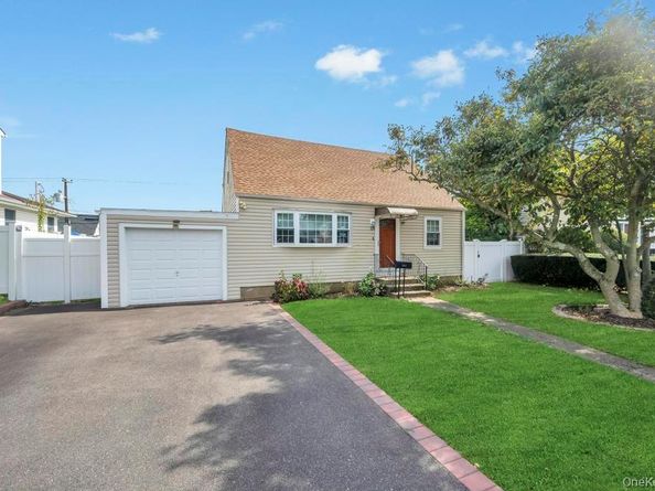 131 Lee Avenue, Hicksville NY 11801