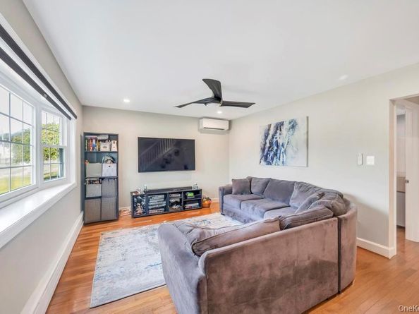 131 Lee Avenue, Hicksville NY 11801
