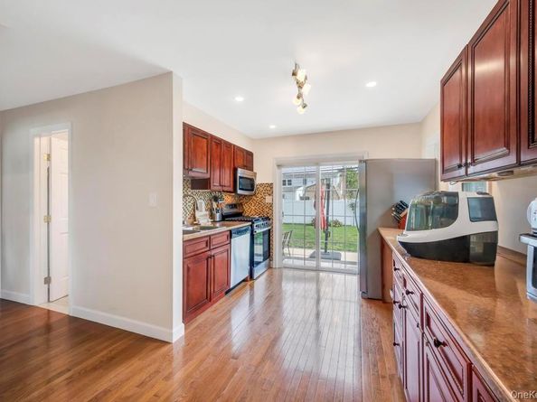 131 Lee Avenue, Hicksville NY 11801