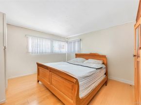 16 Cloister Lane, Hicksville NY 11801