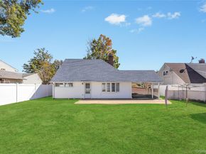 16 Cloister Lane, Hicksville NY 11801