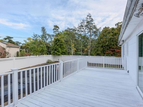 5 Roy Drive, Nesconset NY 11767