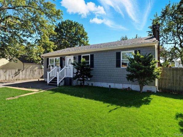 36 Flintlock Drive, Shirley NY 11967