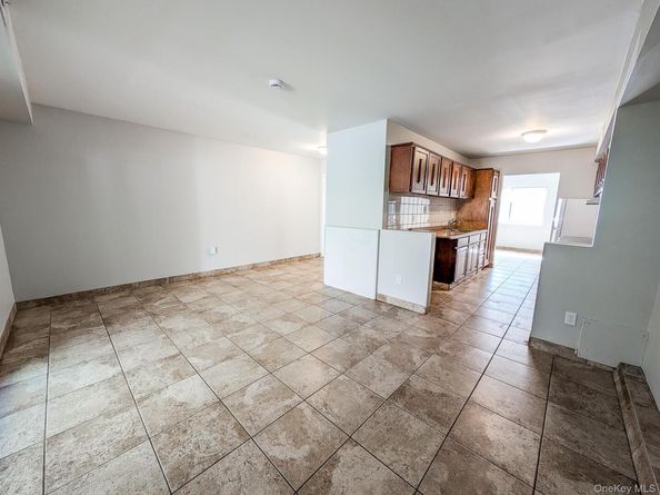 136 Hill Crescent, Calverton NY 11933