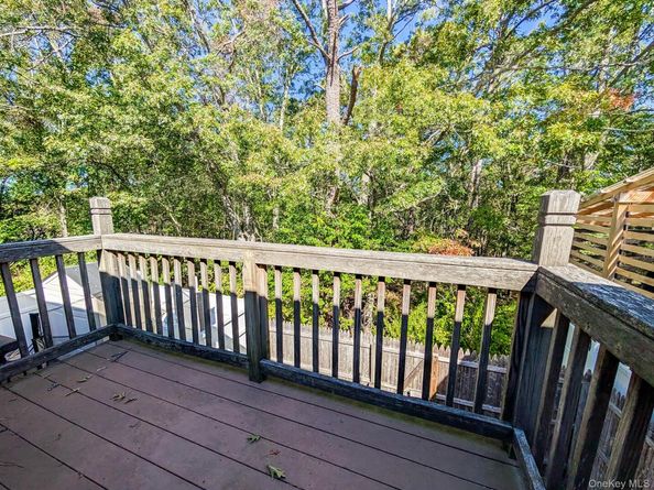 136 Hill Crescent, Calverton NY 11933